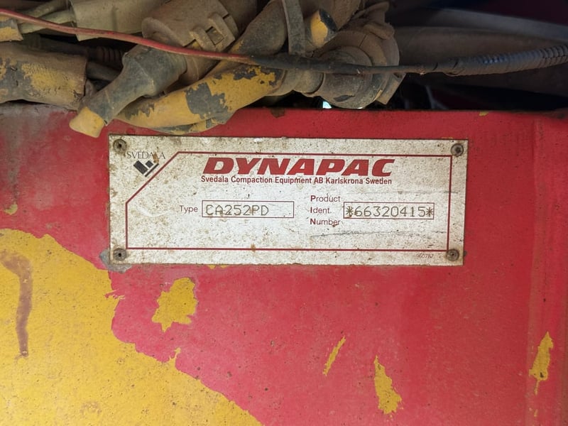 ขายรถบดล้อหนาม DYNAPAC พร้อมใช้งาน ขายรถบดล้อหนาม DYNAPAC พร้อมใช้งาน