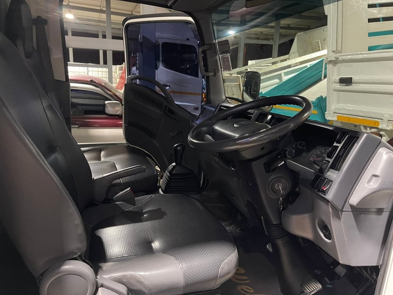 NLR130 ปี 61 รถสองแถว