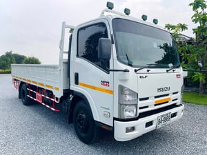 6 ล้อ ISUZU หัวตึก NPR 150 แรงเทอร์โบ ปี 2557 