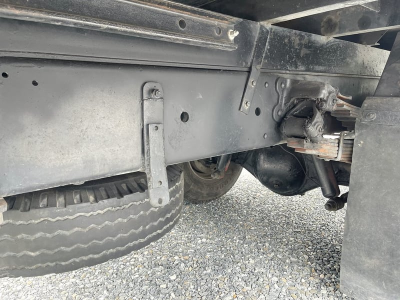 6 ล้อ HINO MEGA FC9J 175 กระบะคอกเหล็กสูง กระบะยาว 5.50 กว้าง 2.20 สูง 2.20  