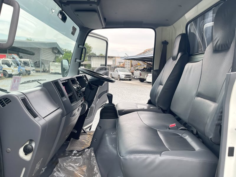 ISUZU NLR 130 4 ล้อ 2 แถวพร้อมที่นั่ง แรงเทอร์โบ รถห้างแท้ ปี 2560 