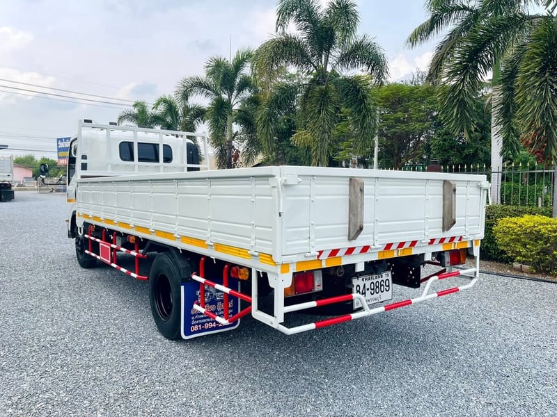 6 ล้อ ISUZU หัวตึก NPR 150 แรงเทอร์โบ ปี 2557 