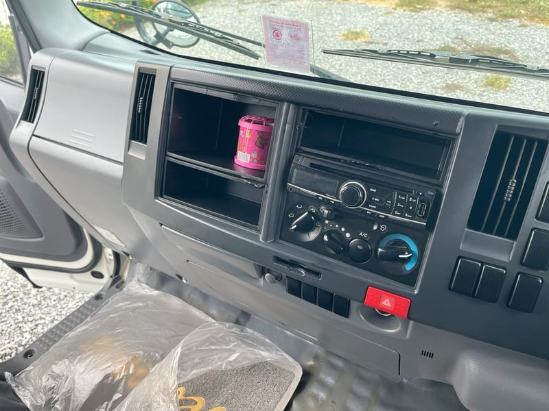 ISUZU NLR 130 4 ล้อ 2 แถวพร้อมที่นั่ง แรงเทอร์โบ รถห้างแท้ ปี 2560 