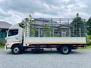 6 ล้อ HINO MEGA FC9J 175 กระบะคอกเหล็กสูง กระบะยาว 5.50 กว้าง 2.20 สูง 2.20  