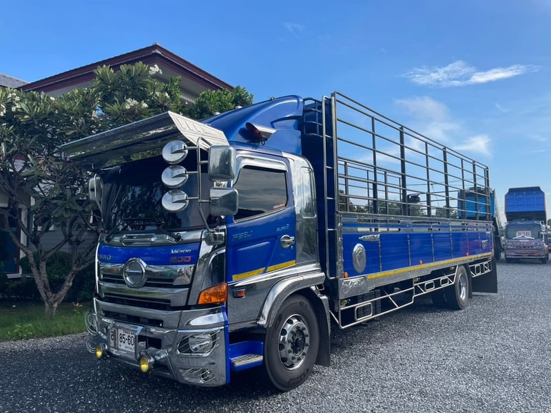 Hino 240 คอก ยาว 8.70 ม เครื่อง 240  มือเดียวป้ายแดง