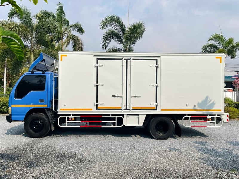 6 ล้อตู้แห้ง ISUZU NQR150 ปี 2547 เครื่อง 150