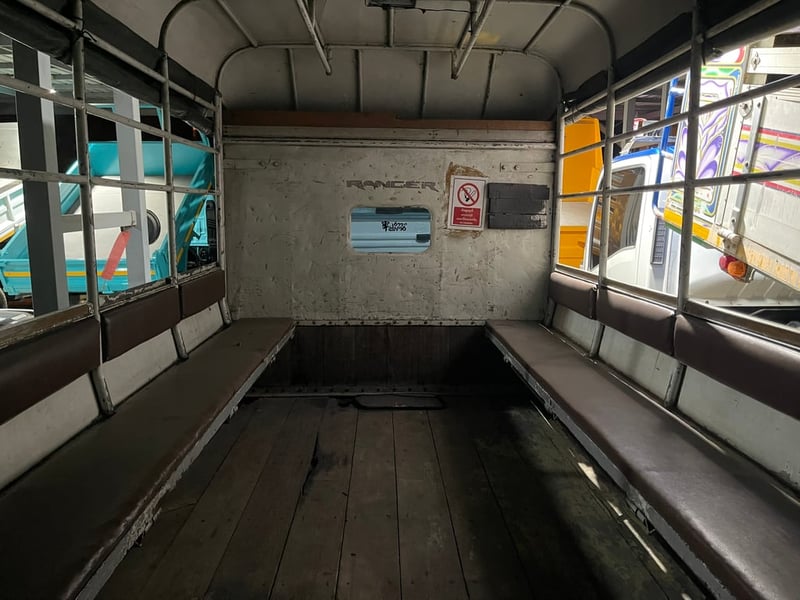 NLR130 ปี 61 รถสองแถว