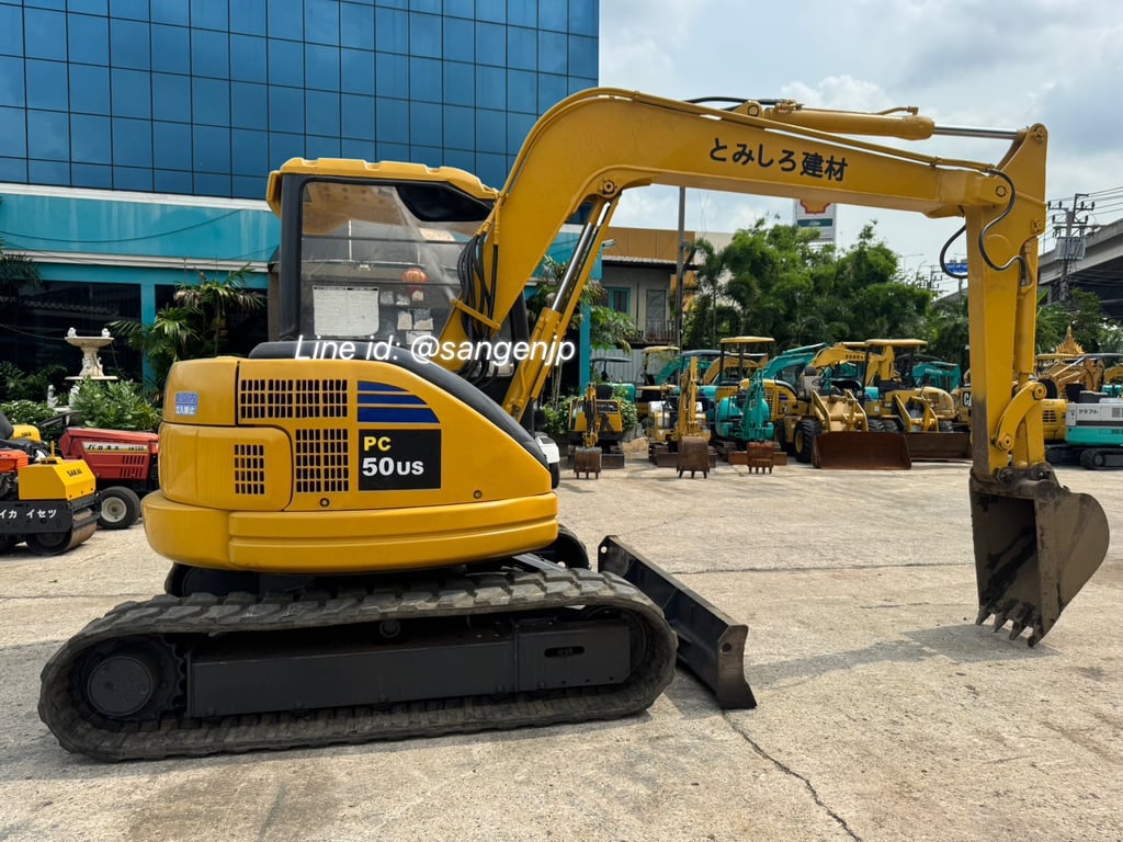 รถขุด KOMATSU PC50US พร้อมใช้งาน สอบถามที่คุณครีม 0658844400