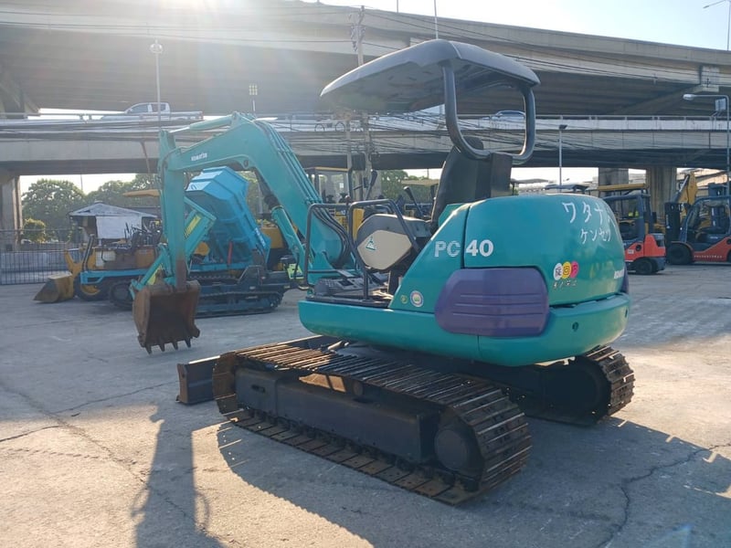 รถขุด KOMATSU PC40-7 ใช้งานมาน้อย สอบถามได้ที่คุณครีม 0658844400