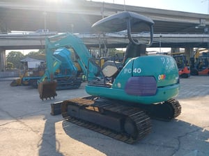 รถขุด KOMATSU PC40-7 ใช้งานมาน้อย สอบถามที่คุณครีม 0658844400