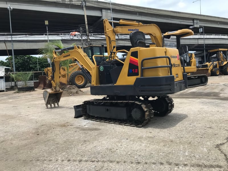 รถขุด YANMAR B12 จิ๋วแต่แจ๋ว ใช้งานง่าย สอบถามที่คุณครีม 0658844400