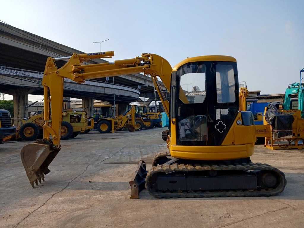 รถขุด KOMATSU PC50UU-2 ใช้งานมาน้อย สอบถามที่คุณครีม 0658844400 รถขุด KOMATSU PC50UU-2 ใช้งานมาน้อย สอบถามที่คุณครีม 0658844400