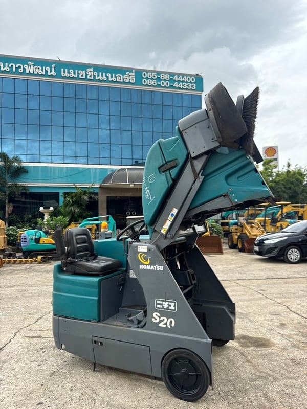 รถกวาดถนน KOMATSU S20 มาใหม่พร้อมใช้งาน สอบถามที่คุณครีม 0658844400