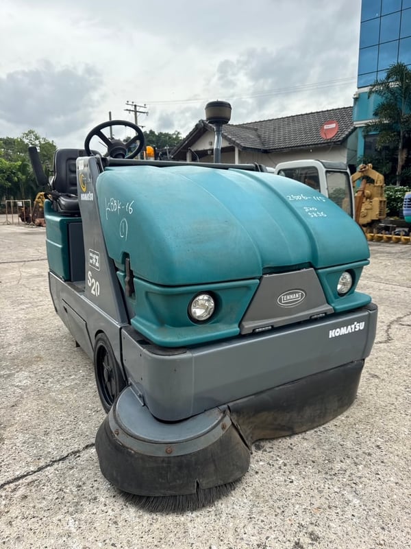รถกวาดถนน KOMATSU S20 มาใหม่พร้อมใช้งาน สอบถามที่คุณครีม 0658844400
