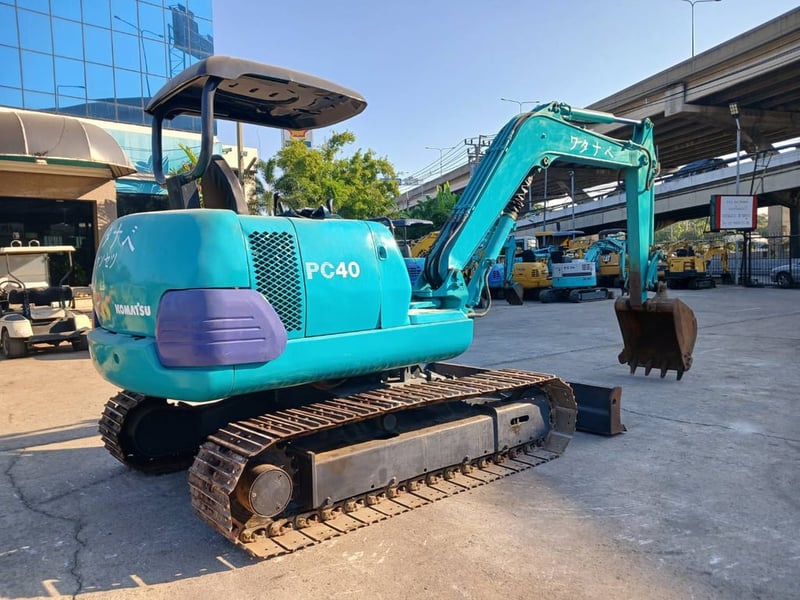 รถขุด KOMATSU PC40-7 ใช้งานมาน้อย สอบถามที่คุณครีม 0658844400