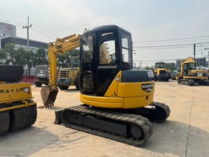 รถขุด KOMATSU PC50UU-2 พร้อมใช้งาน สอบถามที่คุณครีม 0658844400