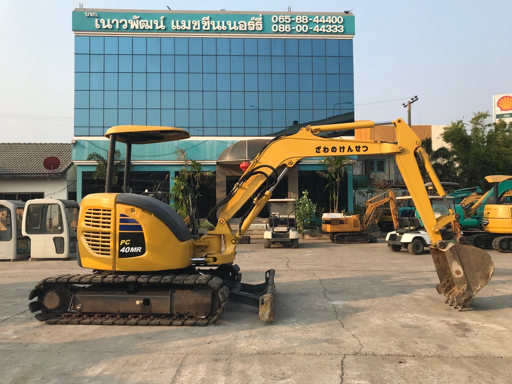 รถขุด KOMATSU PC40MR-3 พร้อมใช้งาน สอบถามที่คุณครีม 0658844400  รถขุด KOMATSU PC40MR-3 พร้อมใช้งาน สอบถามที่คุณครีม 0658844400