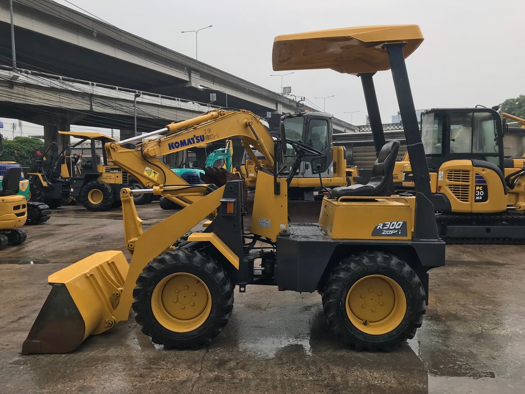 รถตัก KUBOTA R300 ใช้งานมาน้อย สอบถามที่คุณครีม 0658844400 รถตัก KUBOTA R300 ใช้งานมาน้อย สอบถามที่คุณครีม 0658844400