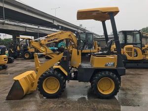 รถตัก KUBOTA R300 พร้อมใช้งาน สอบถามที่คุณครีม 0658844400