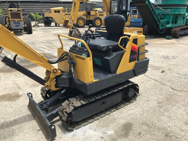 รถขุด YANMAR B12 ใช้งานมาน้อย สอบถามที่คุณครีม 0658844400 รถขุด YANMAR B12 ใช้งานมาน้อย สอบถามที่คุณครีม 0658844400