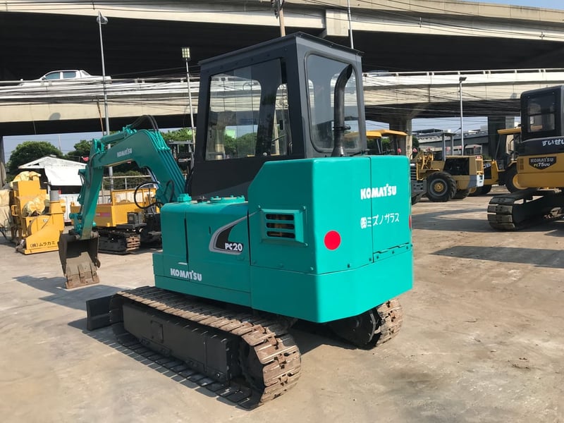 รถขุด YANMAR PC20 ใช้งานง่าย สอบถามที่คุณครีม 0658844400