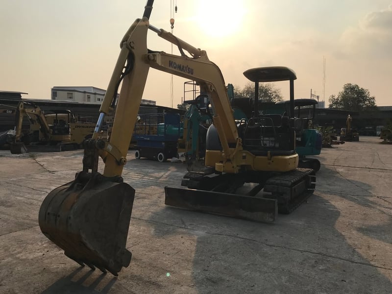 รถขุด KOMATSU PC40MR-3 ใช้งานมาน้อย สอบถามที่คุณครีม 0658844400