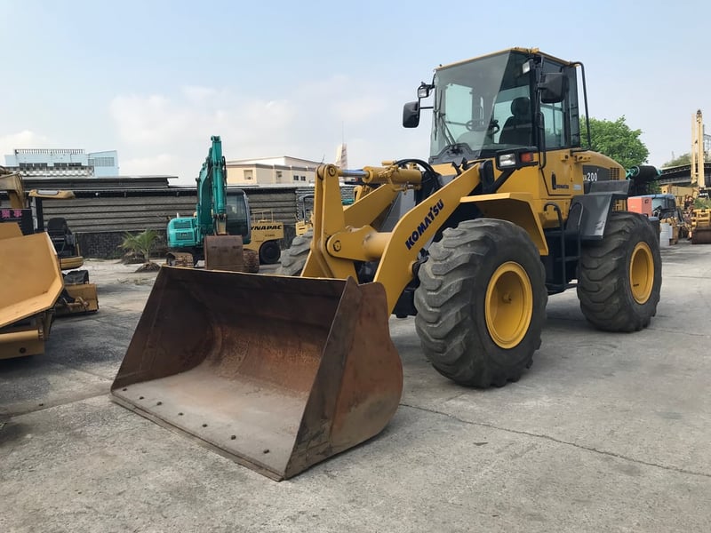 รถตัก KOMATSU WA200-6 ใช้งานมาน้อย สอบถามที่คุณครีม 0658844400
