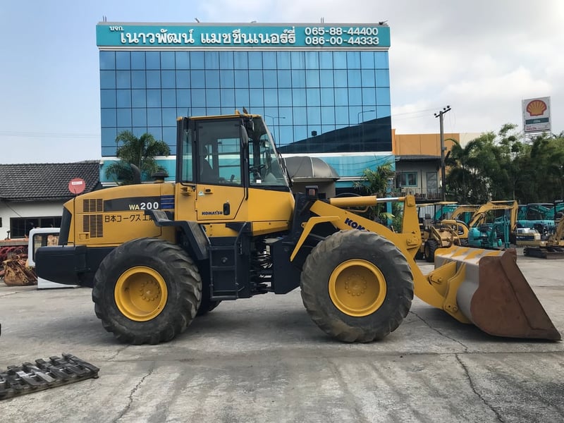 รถขุด KOMATSU WA200-6 ใช้งานมาน้อย สอบถามที่คุณครีม 0658844400