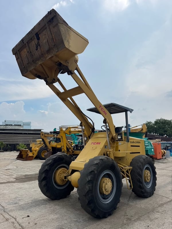 รถตัก TCM STD25 พร้อมทำงาน สอบถามที่คุณครีม 0658844400