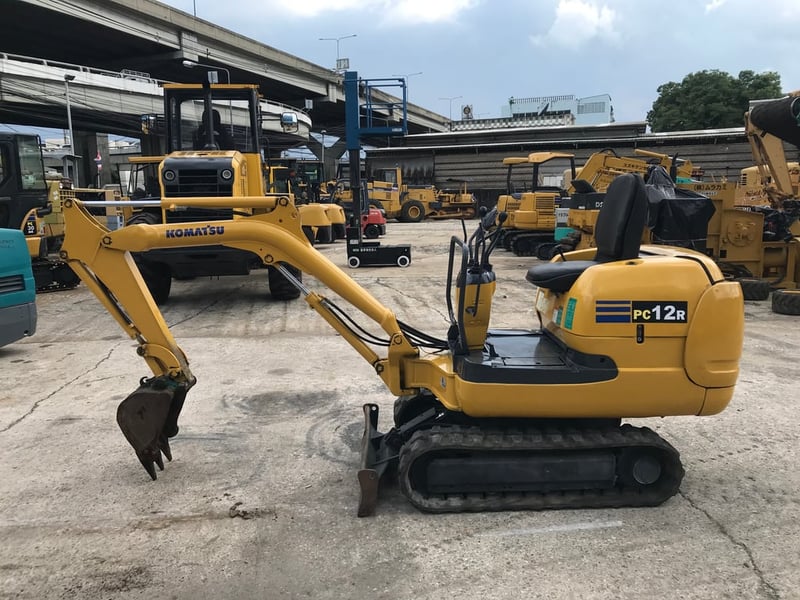 รถขุด KOMATSU PC12R-8 ใช้งานง่าย สอบถามที่คุณครีม 0658844400
