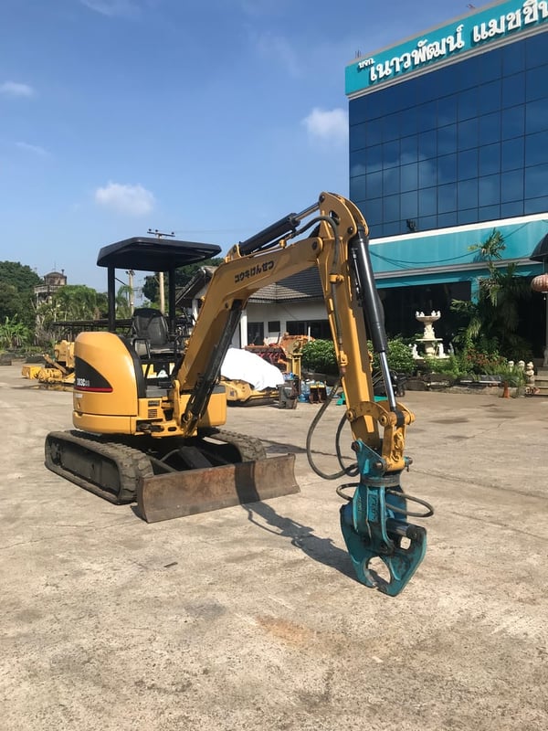 รถขุด CAT 303CCR พร้อมใช้งาน สอบถามที่คุณครีม 065884400