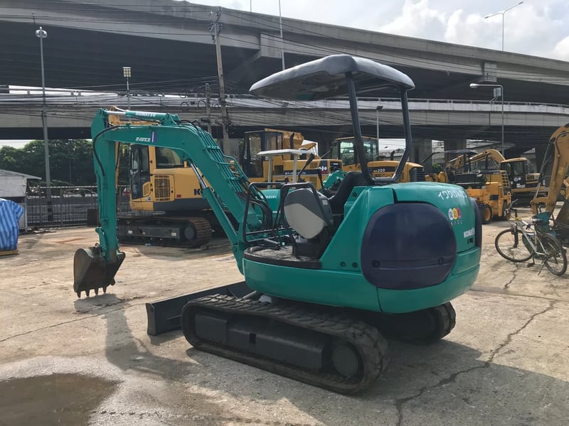 รถขุด KOMATSU PC35MR-1 พร้อมใช้งาน สอบถามที่คุณครีม 0658844400