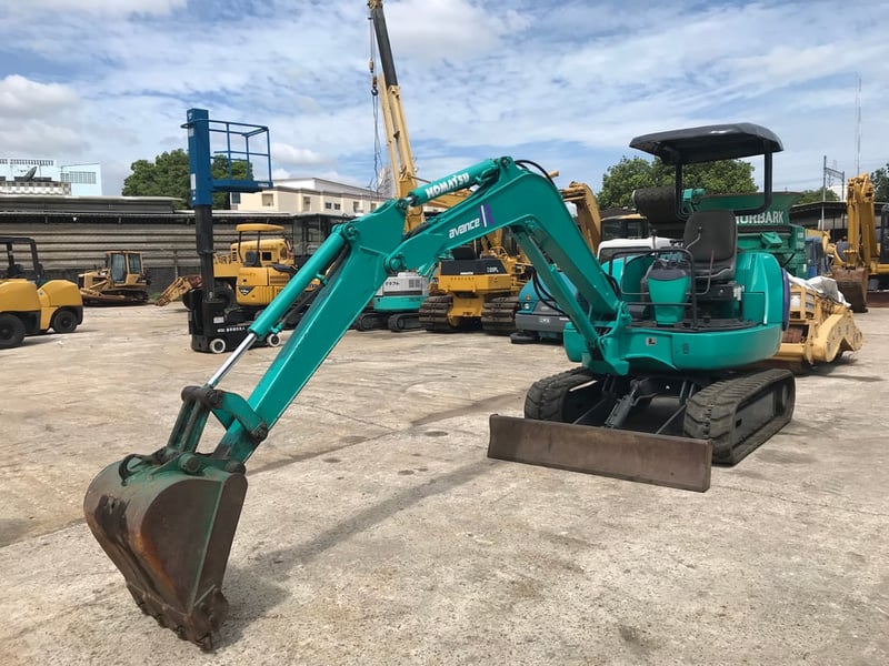 รถขุด KOMATSU PC27R-8 ใช้งานมาน้อย สอบถามที่คุณครีม 0658844400