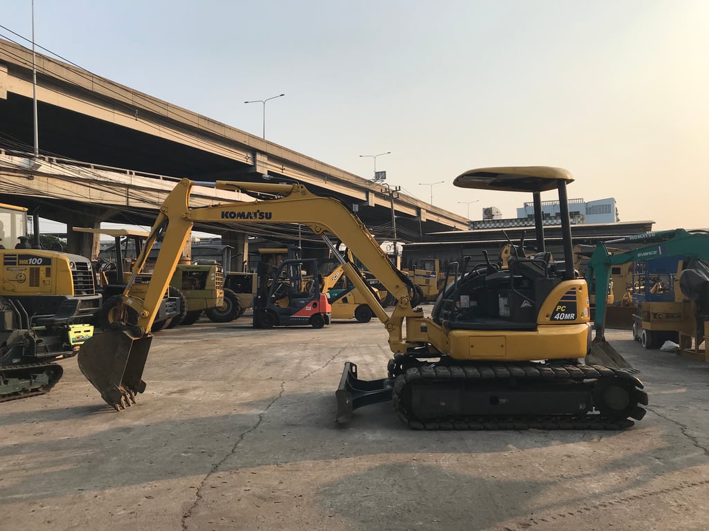 รถขุด KOMATSU PC40MR-3 ใช้งานมาน้อย สอบถามที่คุณครีม 0658844400 รถขุด KOMATSU PC40MR-3 ใช้งานมาน้อย สอบถามที่คุณครีม 0658844400
