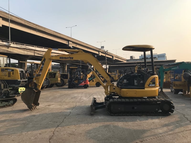 รถขุด KOMATSU PC40MR-3 ใช้งานมาน้อย สอบถามที่คุณครีม 0658844400
