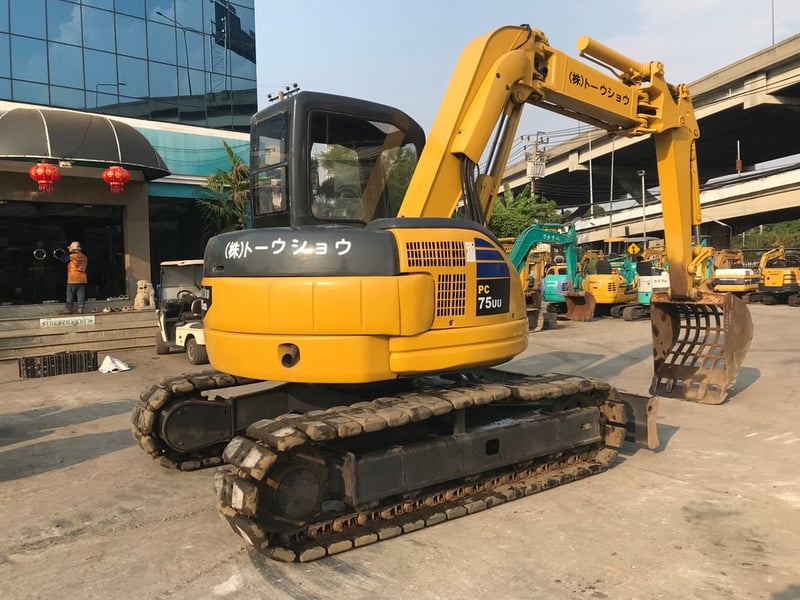 รถขุด KOMATSU PC75UU-2E พร้อมใช้งาน สอบถามที่คุณครีม 0658844400