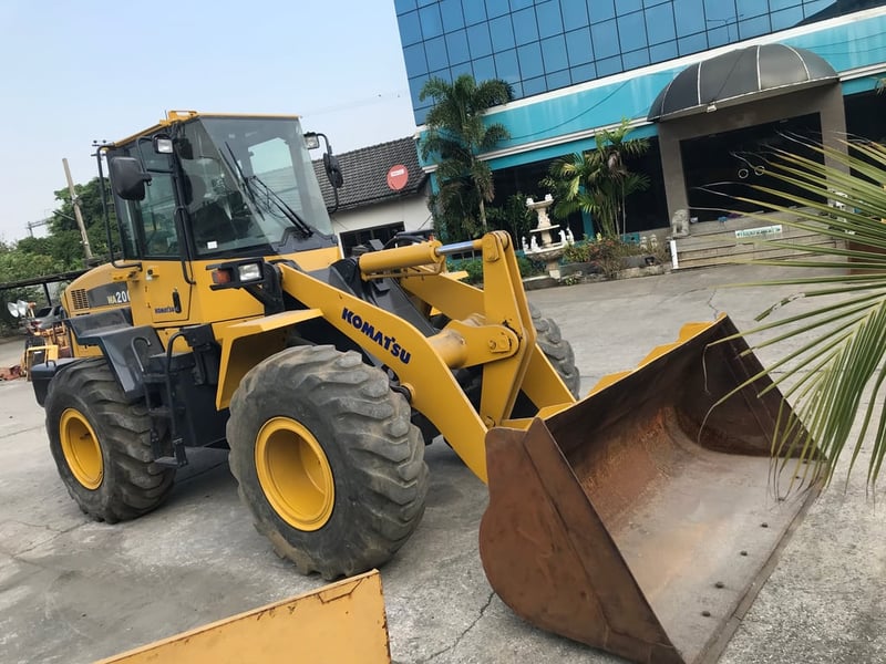 รถตัก KOMATSU WA200-6 ใช้งานมาน้อย สอบถามที่คุณครีม 0658844400