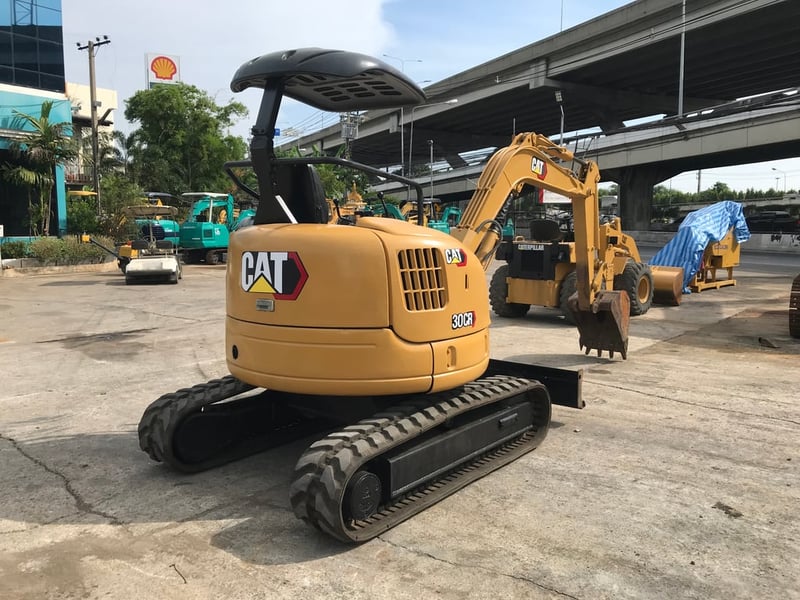 รถขุด CAT 30CR ใช้งานมาน้อย สอบถามที่คุณครีม 0658844400 