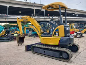 รถขุด KOMATSU PC35MR-2 ใช้งานมาน้อย สอบถามที่คุณครีม 0658844400