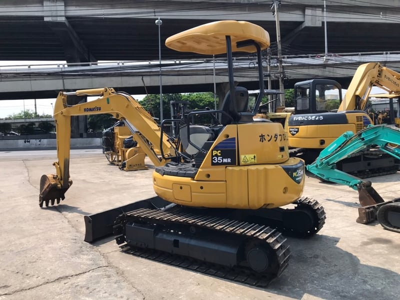 รถขุด KOMATSU PC35MR-1 พร้อมใช้งาน สอบถามที่คุณครีม 0658844400