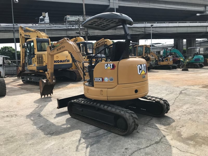 รถขุด CAT 30CR พร้อมใช้งาน สอบถามที่คุณครีม 0658844400