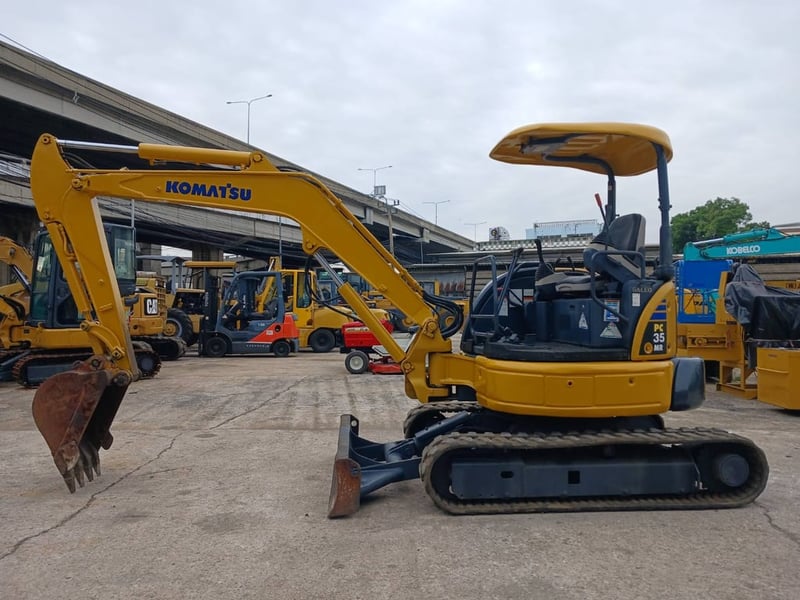 รถขุด KOMATSU PC35MR-2 ใช้งานมาน้อย สอบถามที่คุณครีม 0658844400