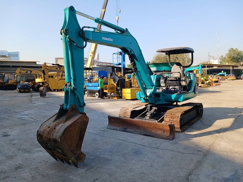 รถขุด KOMATSU PC40-7 พร้อมใช้งาน สอบถามที่คุณครีม 0658844400