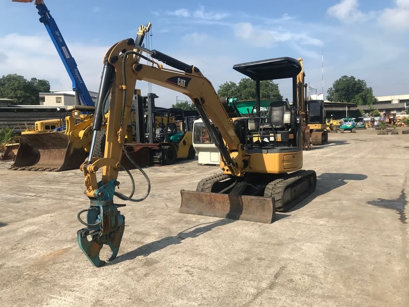 รถขุด CAT 303CR ใช้งานมาน้อย สอบถามที่คุณครีม 0658844400