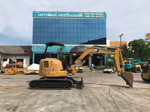 รถขุด CAT 30CR ใช้งานมาน้อย สอบถามที่คุณครีม 0658844400