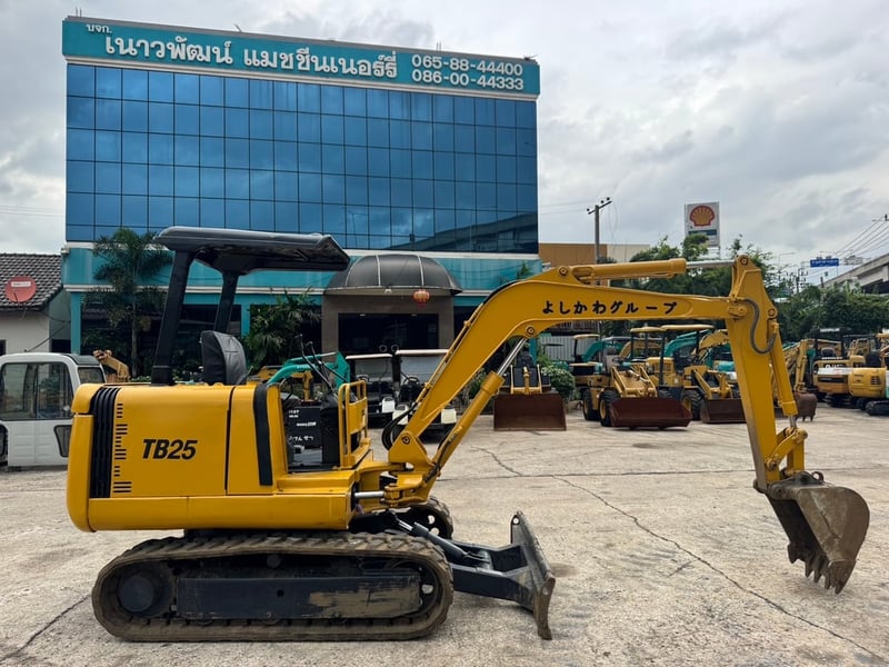 รถขุด KOBELCO TB25 พร้อมใช้งาน สอบถามที่คุณครีม 0658844400