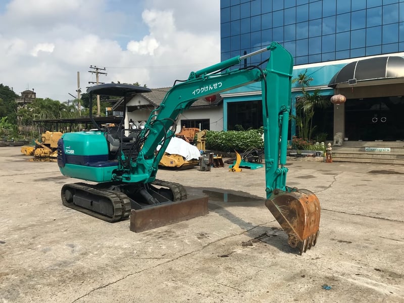 รถขุด KOMATSU PC35R-8 ใช้งานมาน้อย สอบถามที่คุณครีม 0658844400