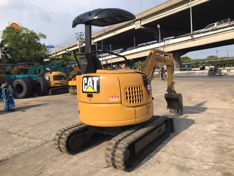 รถขุด CAT 302CR ใช้งานง่าย สอบถามที่คุณครีม 0658844400
