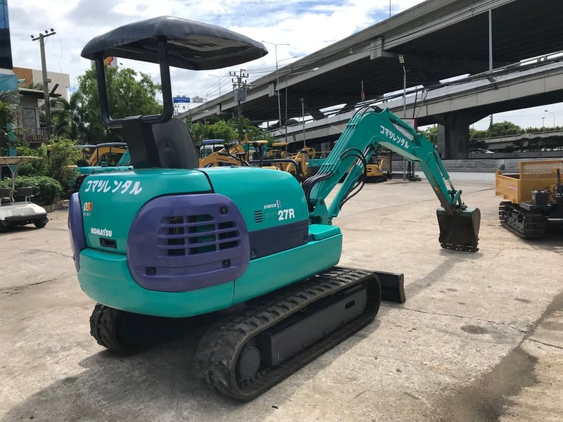 รถขุด KOMATSU PC27R-8 ใช้งานมาน้ิอย สอบถามที่คุณครีม 0658844400