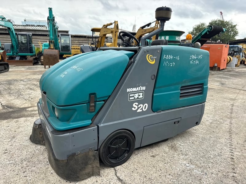รถกวาดถนน KOMATSU S20 มาใหม่พร้อมใช้งาน สอบถามที่คุณครีม 0658844400